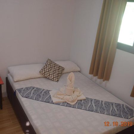 אל נידו Oyo 712 Island Hop Nido Hostel מראה חיצוני תמונה