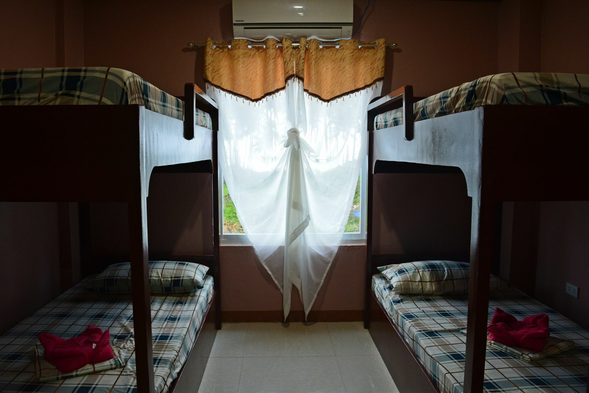 אל נידו Oyo 712 Island Hop Nido Hostel מראה חיצוני תמונה